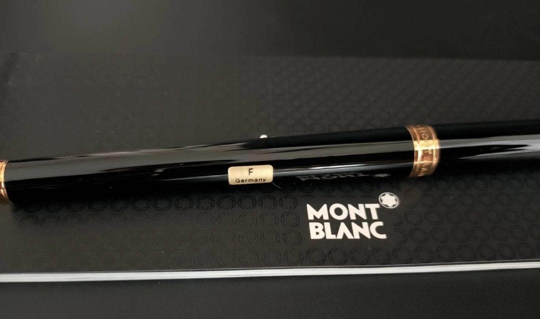 新品同様 モンブラン ノブレスオブリージュ 14K585　ゴールド　万年筆　箱付