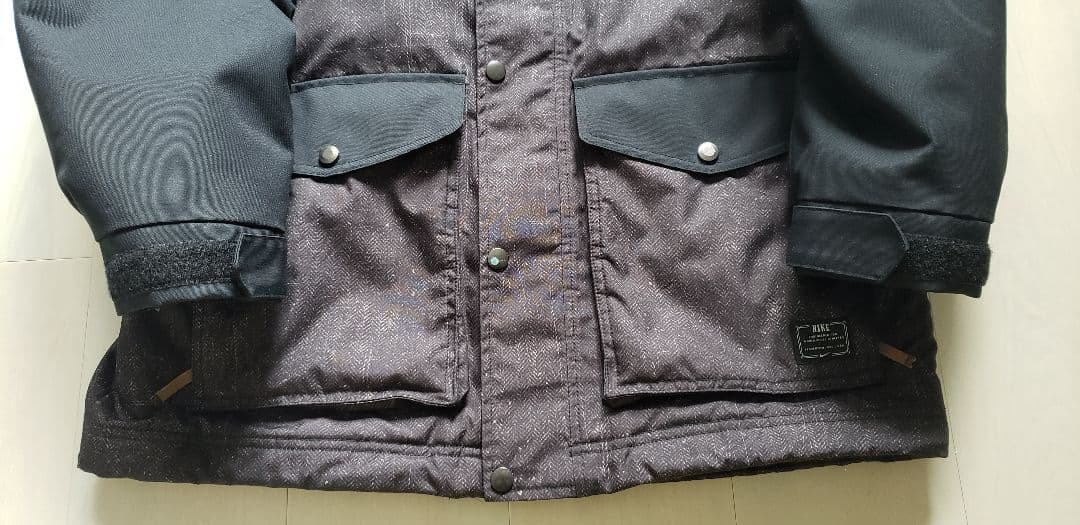 NIKE　スノーボード用ジャケット　Ｍサイズ