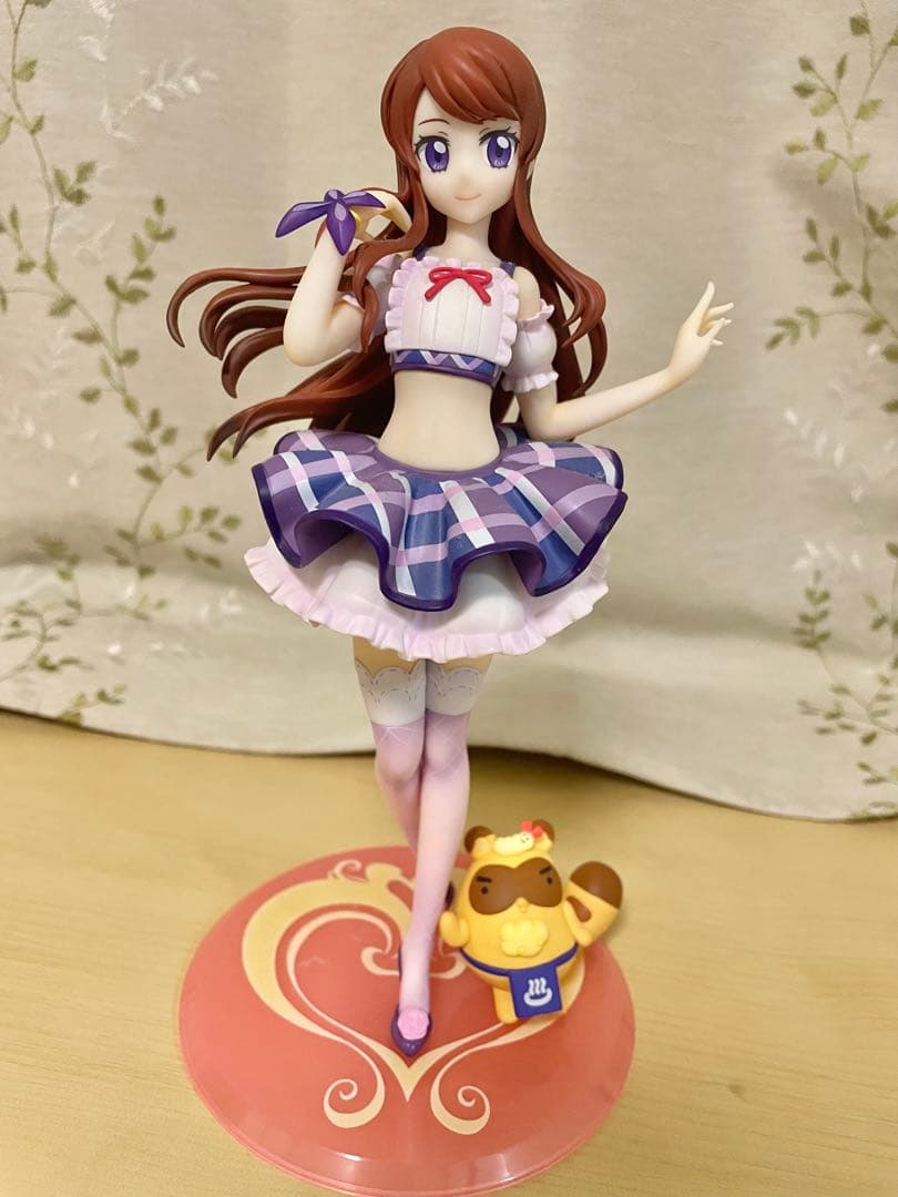 アイカツ　フィギュア　Lucrea（ルクリア）