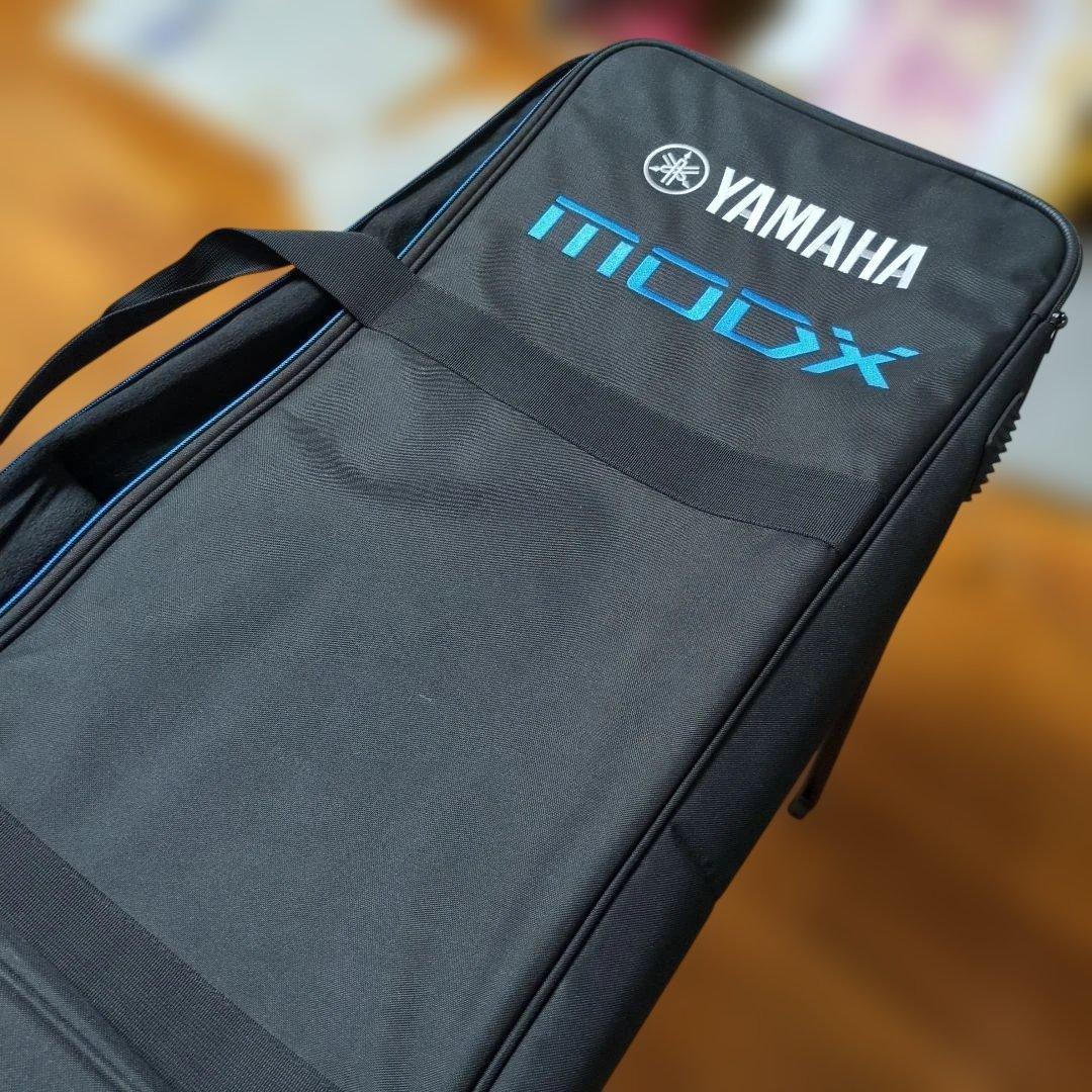 YAMAHA　MODX6+ 　(Cubase ，ソフトケース付)