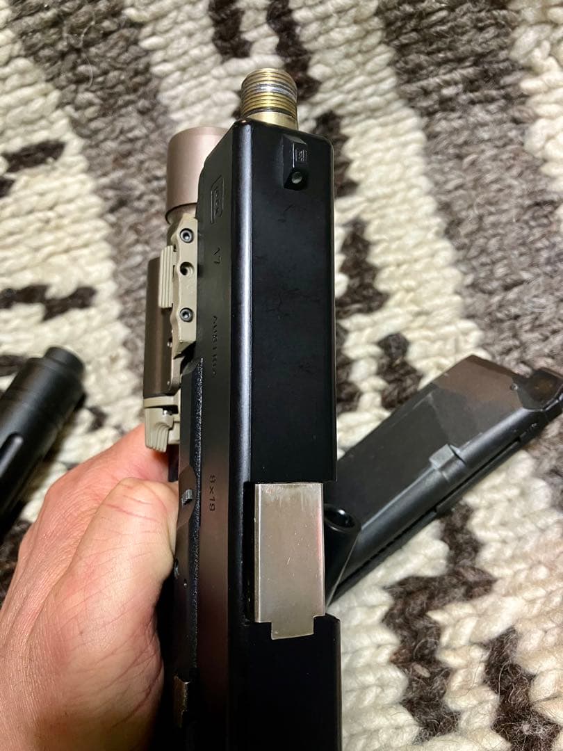 東京マルイ　ガスブローバックハンドガン　グロック17 gen3 カスタム　中古