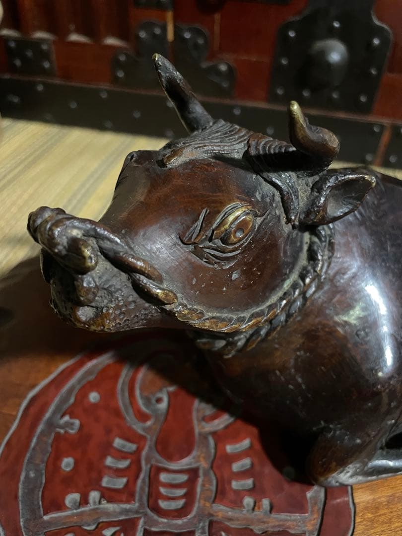 銅器工芸品　牛　置物　オブジェ　元箱あり 台含めません