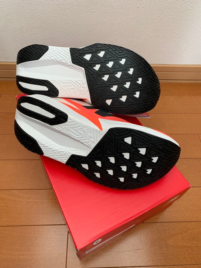 New Balance FuelCell Rebel V5 ランニングシューズ