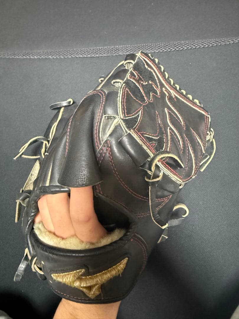 ミズノ 硬式グローブ 黒 右投げ用