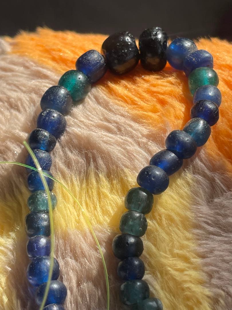 古墳時代　瑠璃玉首飾り　装飾品　出土品