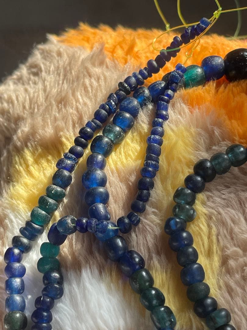 古墳時代　瑠璃玉首飾り　装飾品　出土品