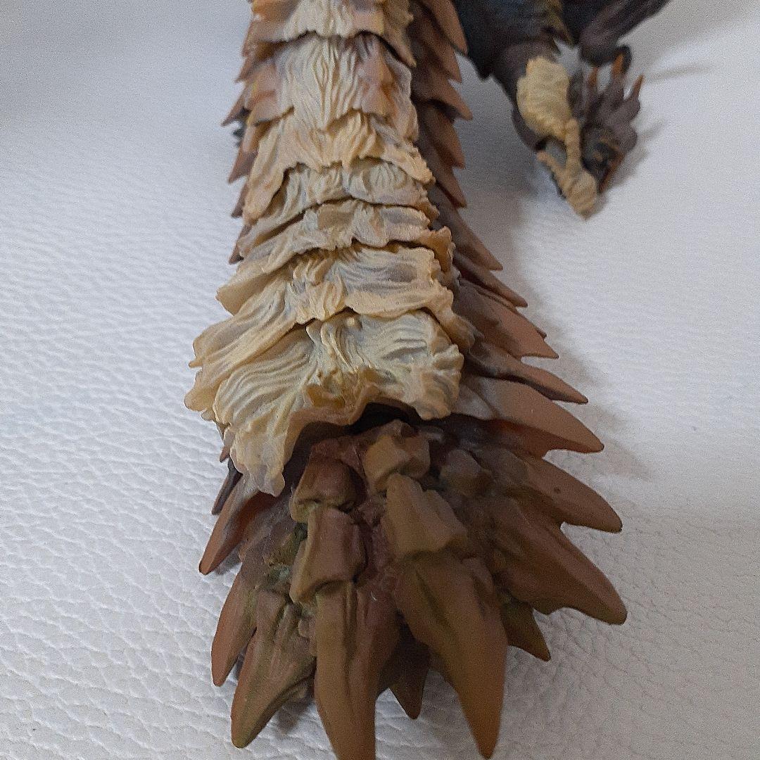 モンスターハンター　ジンオウガ　フィギュア