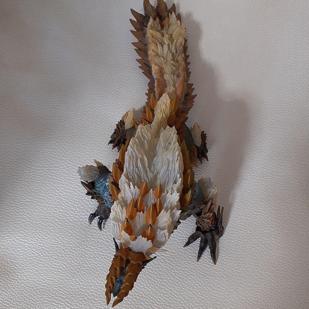 モンスターハンター　ジンオウガ　フィギュア