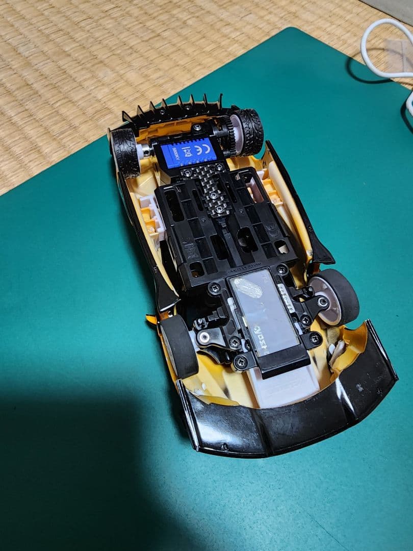 京商MR04EVO2 (書換前)とマクラーレンセナとホワイトボディ2個(NSX)