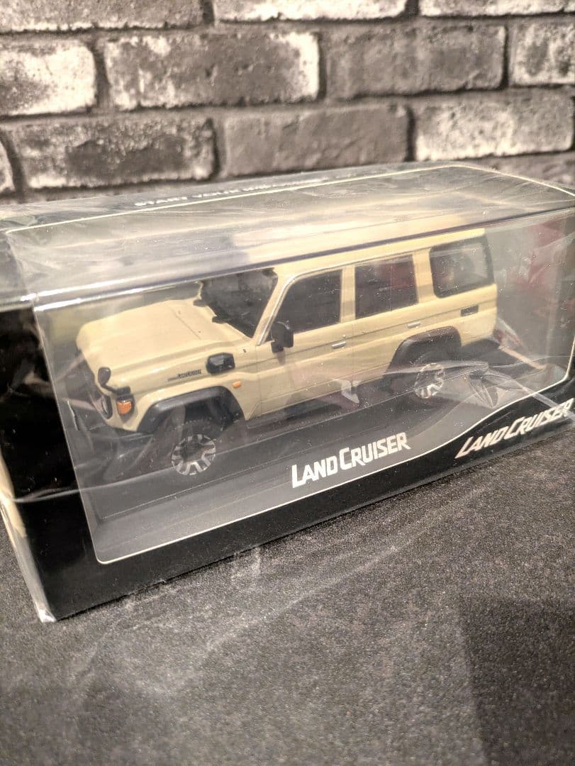 【新品未開封】トヨタ ランドクルーザー色見本 ミニカー1/30 ベージュ セット