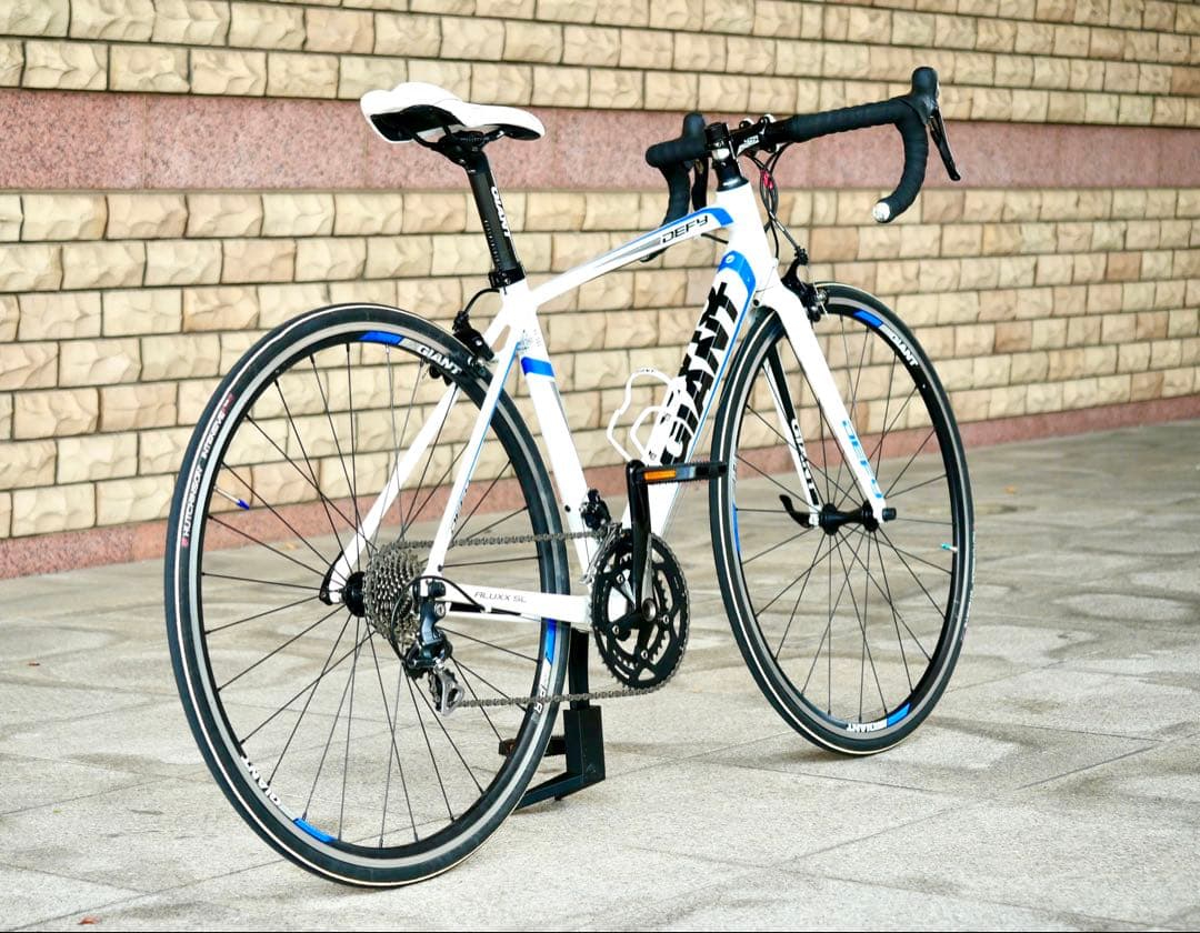 Giant アルミロードバイク DEFY0 シマノ105 10速