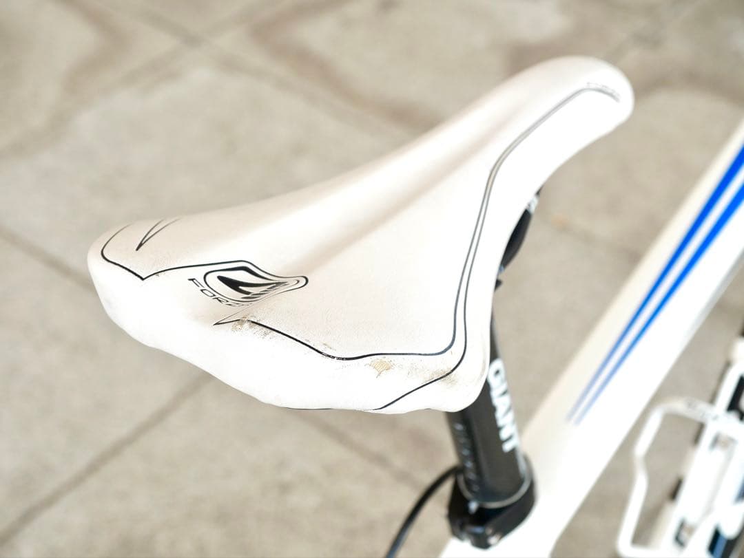 Giant アルミロードバイク DEFY0 シマノ105 10速