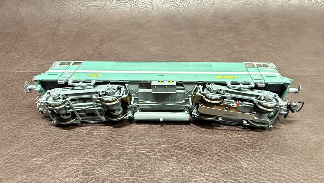 REE MODELS　BB-9285 電気機関車　AC専用　ほぼ新品