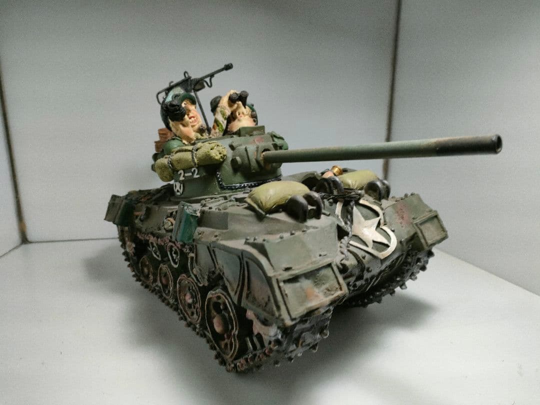 戦車　陶器　デフォルメ