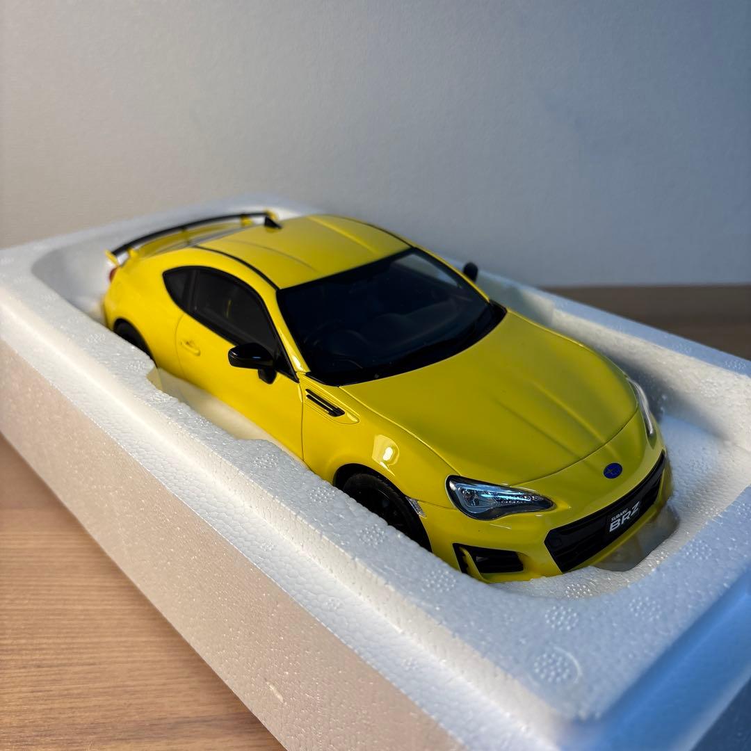 京商　スバル BRZ イエロー 1/18 ミニカー　サムライ　シリーズ