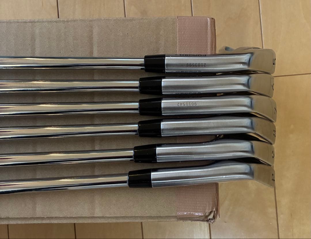 【美品】タイトリスト T100S（2021） モーダス120R 5I〜PW