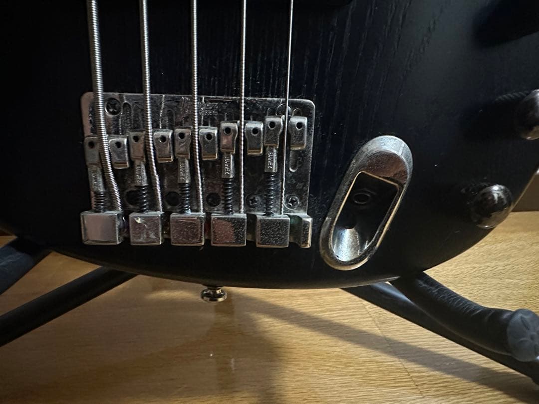 Ibanez アイバニーズ　EDB555 Ergodyne 5弦ベース