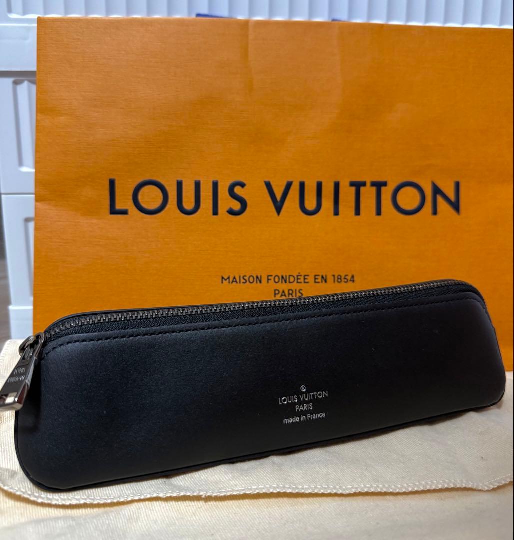 色*！様 LOUIS VUITTON 黒 レザーペンケース　モノグラム
