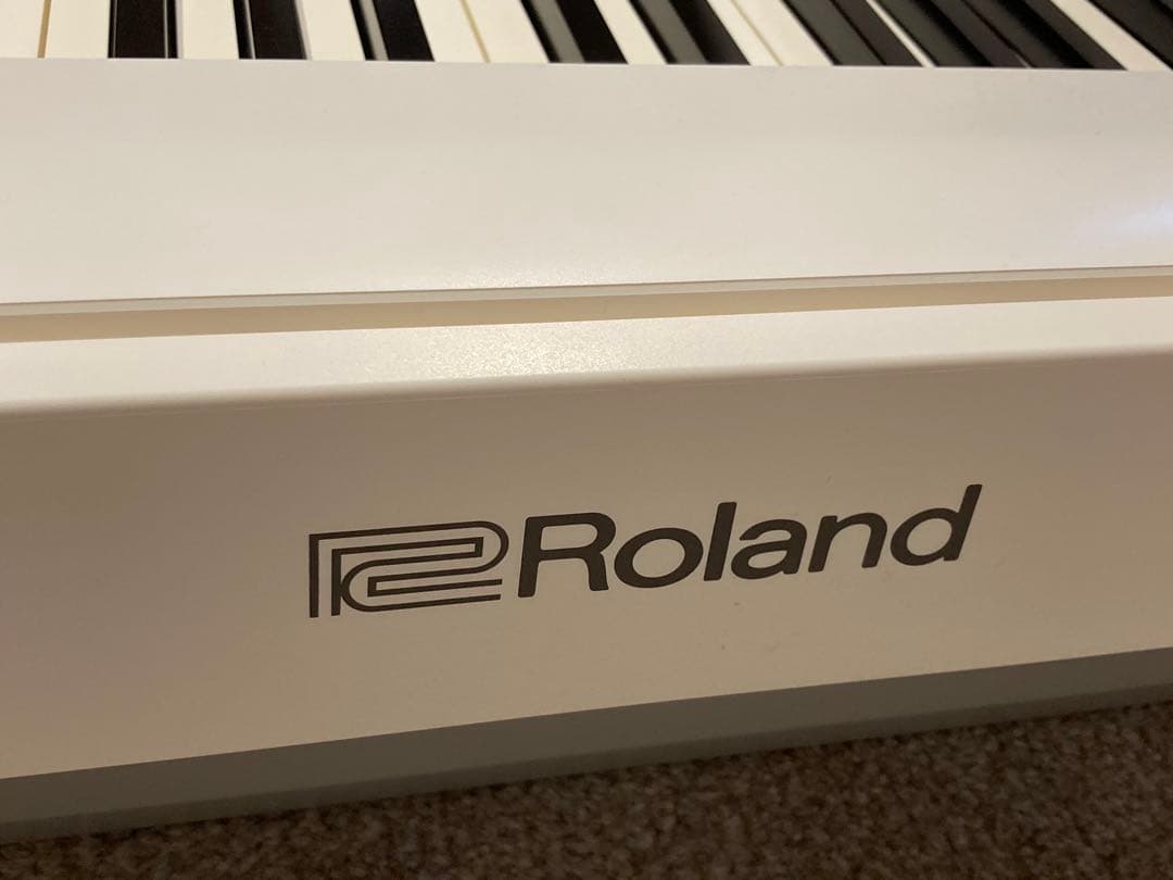 Roland FP-30X WH スピーカー内蔵ポータブルピアノ（ペダル付き）