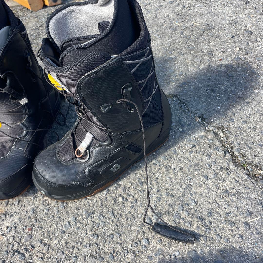 スノーボード用黒ブーツ(男性用)