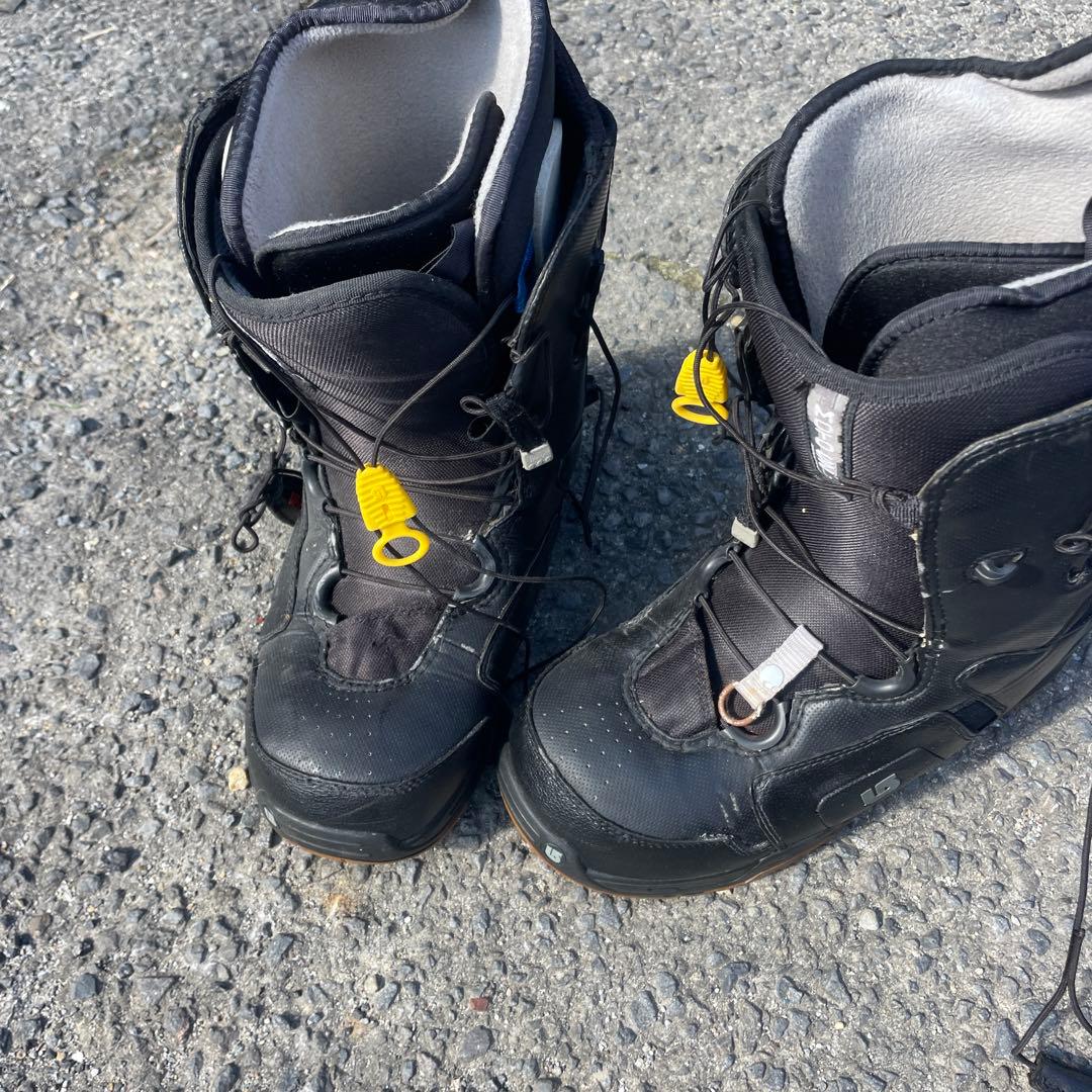 スノーボード用黒ブーツ(男性用)