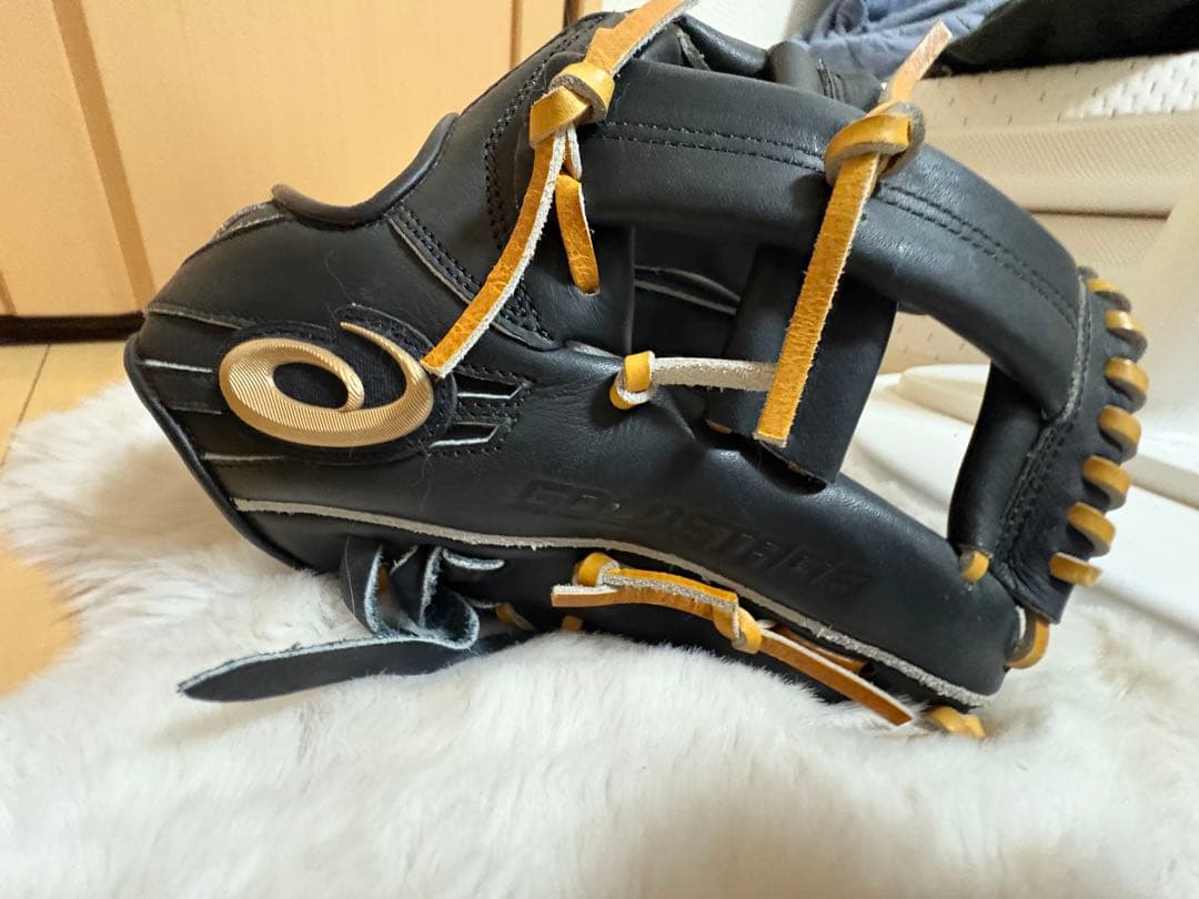 さいごうどんアシックスゴールドステージ内野用グローブ