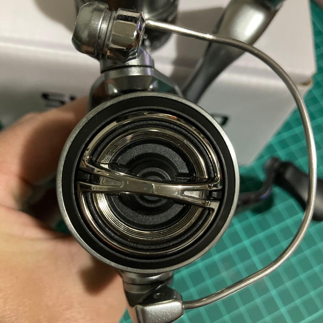 C2000S スピニングリール シルバー　替えスプールセット