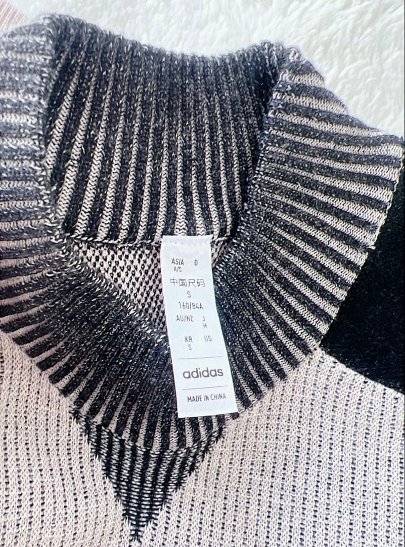 adidas アディダスニットセットアップ 長袖 ロゴ入りピンクベージュブラック