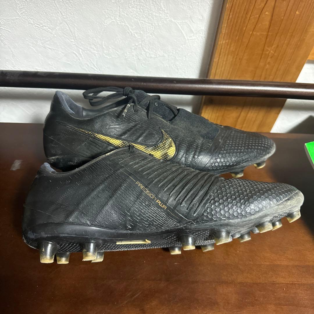 サッカースパイクNIKEファントムヴェノム25