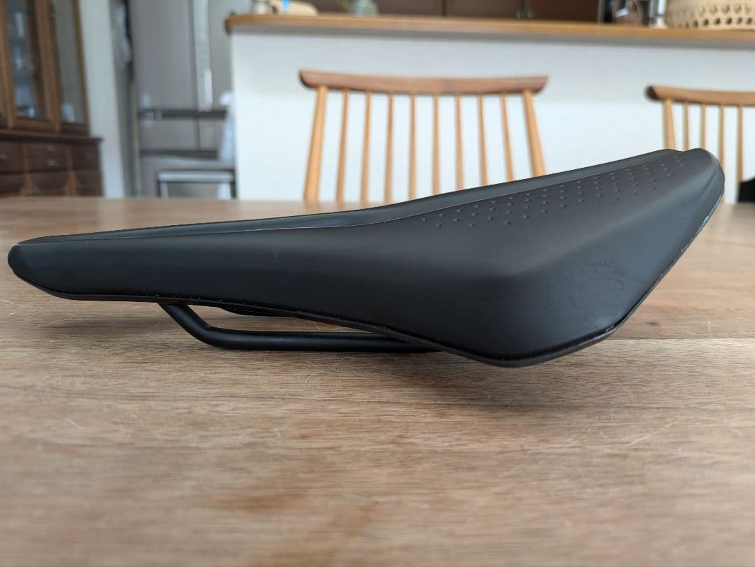 fi’zi:k フィジーク Tempo Argo R3サドル 150mm