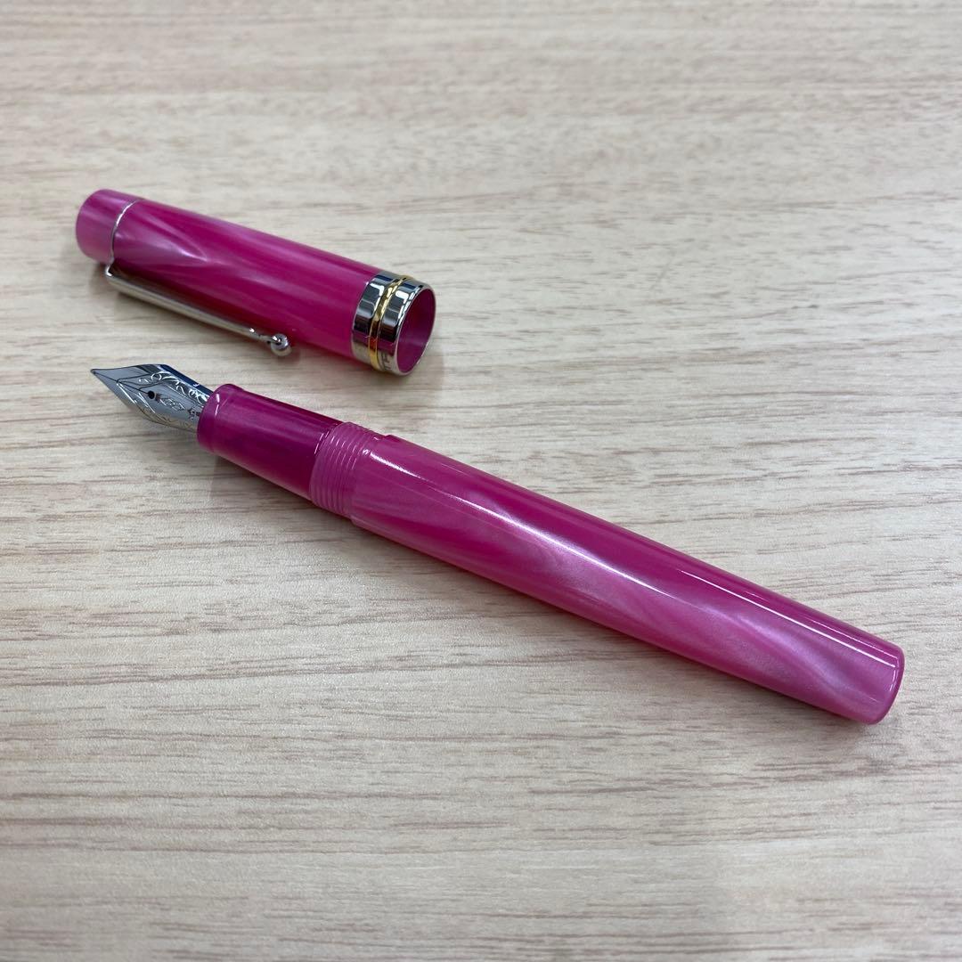 【未使用】DELTA Vintage-collection Pink 万年筆