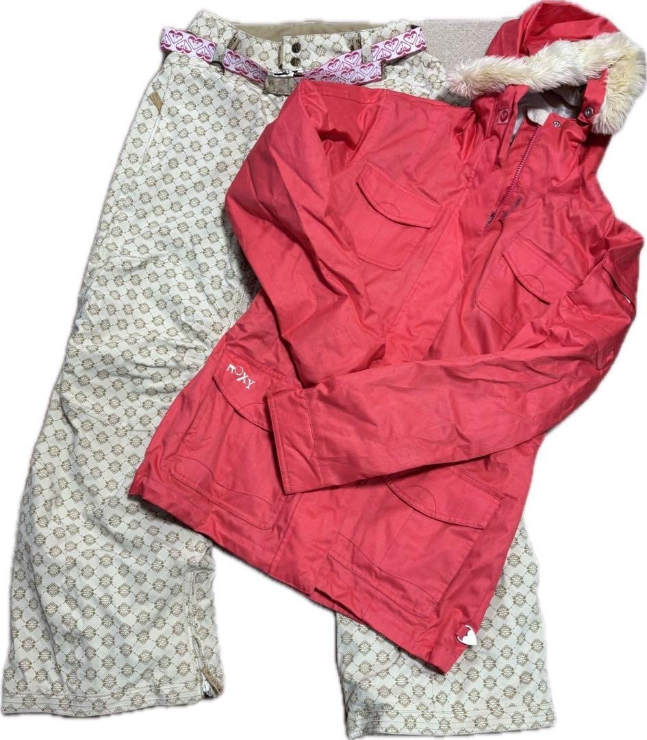 赤いスノーボードウェア（女性用）