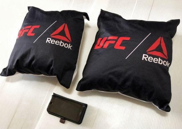 ★レア！ 非売品 Reebok x UFC クッション 2個 リーボック