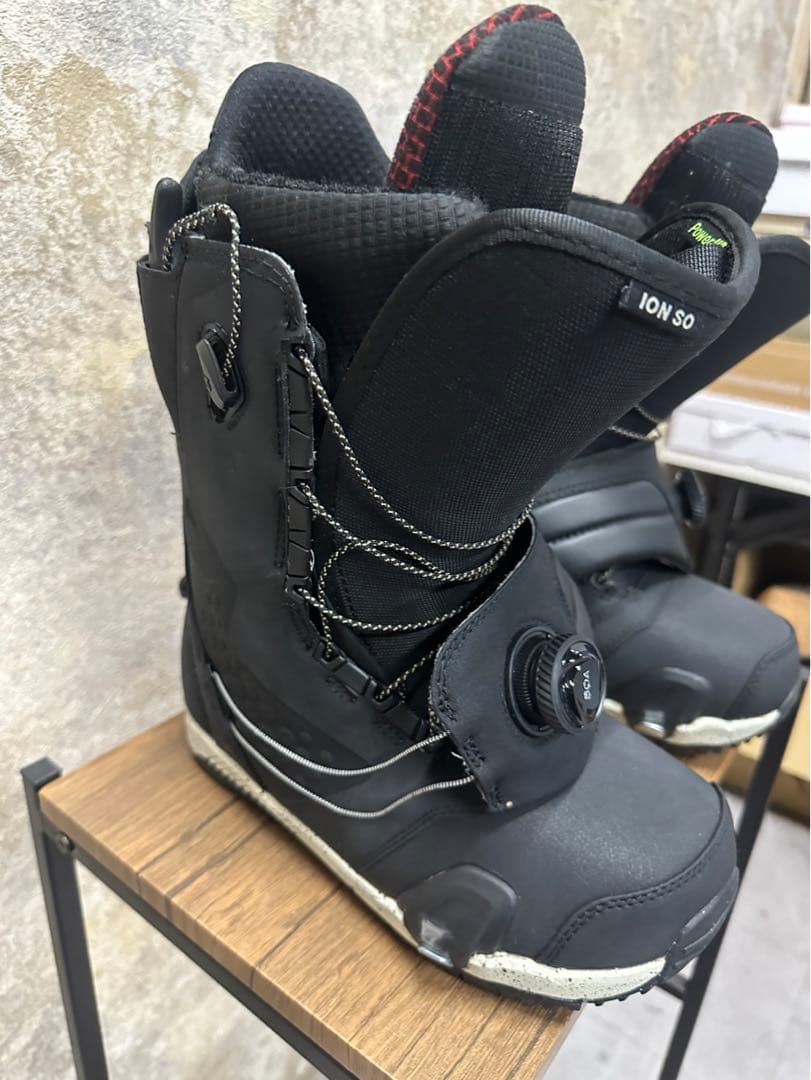⑫ ION SO ブラック スノーボードブーツ