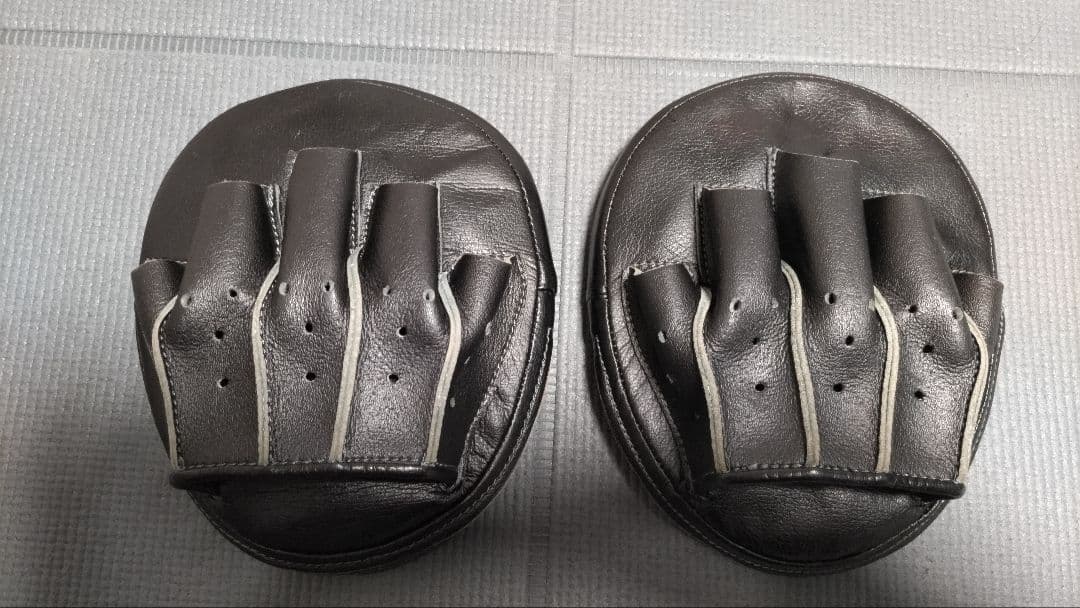 Winning パンチングミット 小判型 黒