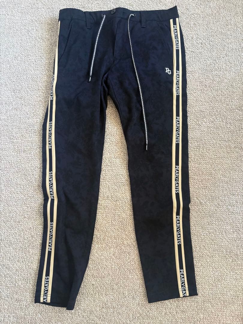 PEARLY GATES ブラック サイドストライプ サイズ4