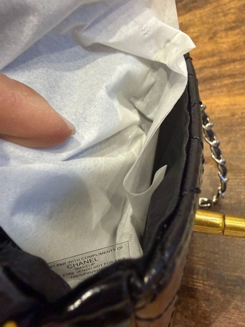 VIP ブラックレザー スマホショルダーバッグ