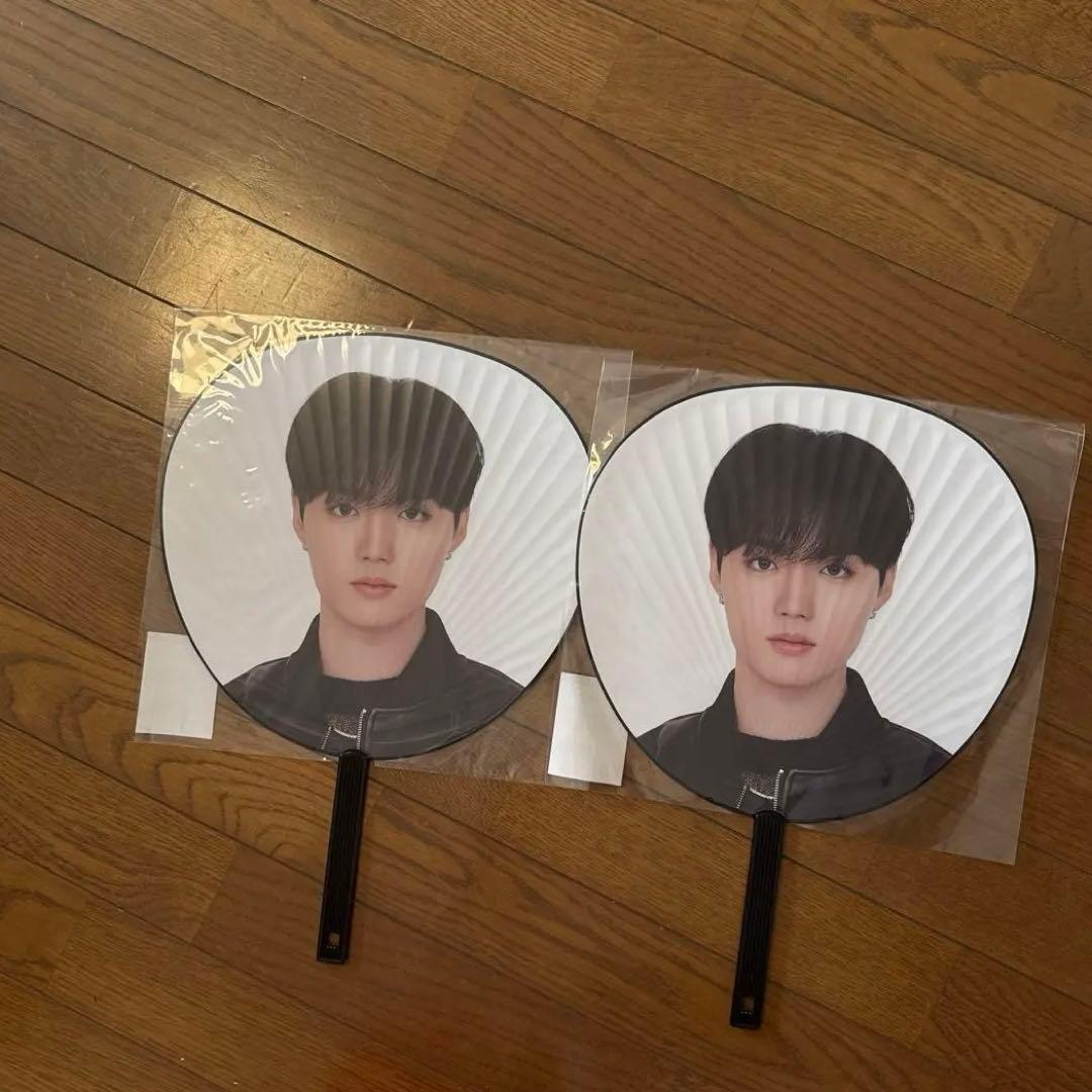 TREASURE ドヨン うちわ