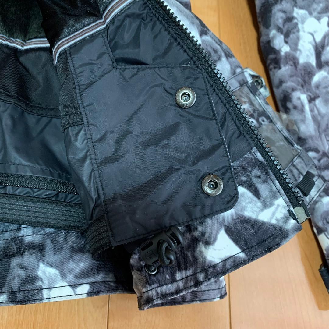 美品　訳アリ　裏地もこもこ！バートン　BURTON スノボウェア　スキーウェア