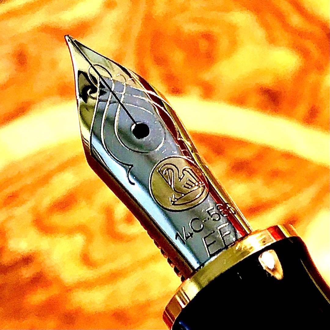 ☆超お勧め☆書き味抜群☆美しいペリカン万年筆M400グリーン縞(EF)