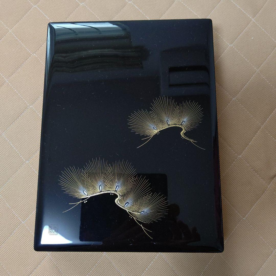黒い漆器 文箱 金色の羽のデザイン