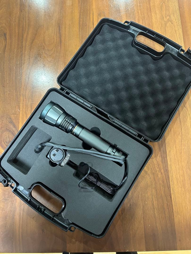 GENTOS 懐中電灯 LEDライト 充電式　UT-3200H