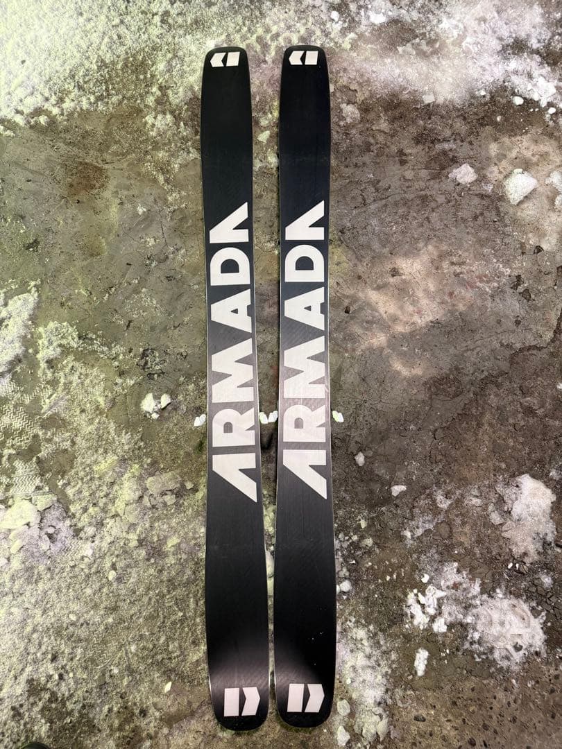 ARMADA JJ 2.0 スキー板