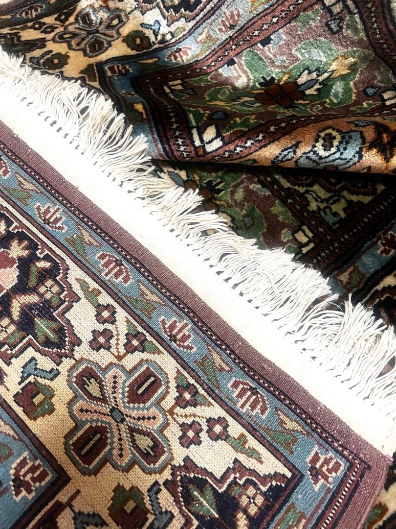 オールド ペルシャ絨毯シルク/ウール混？工房名入り 小窓柄 140㎝