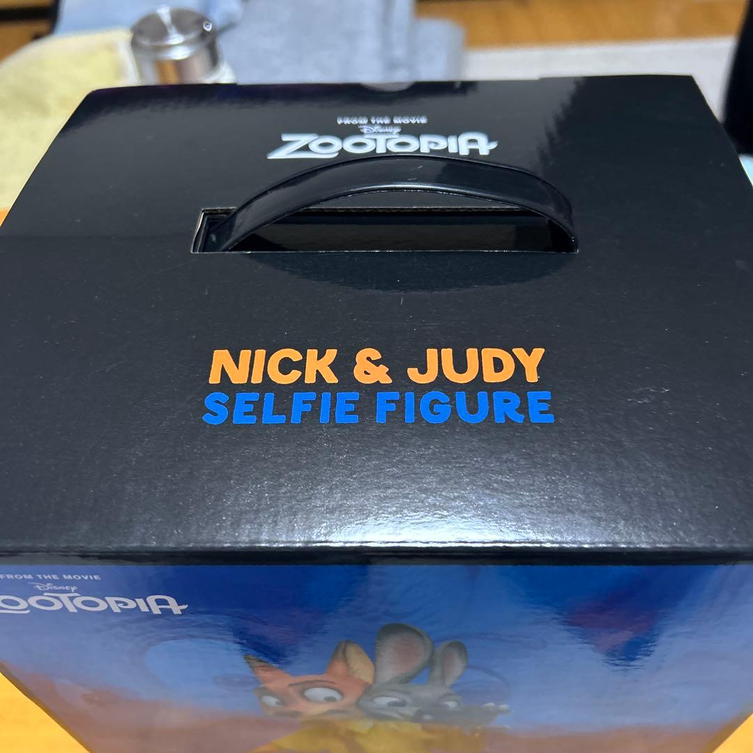 ズートピア ニック & ジュディ セルフィーフィギュア A