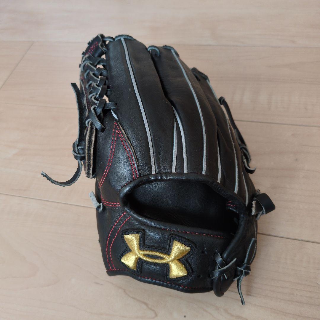 Under Armour 硬式用グローブ 　ジュニア用(左利き)