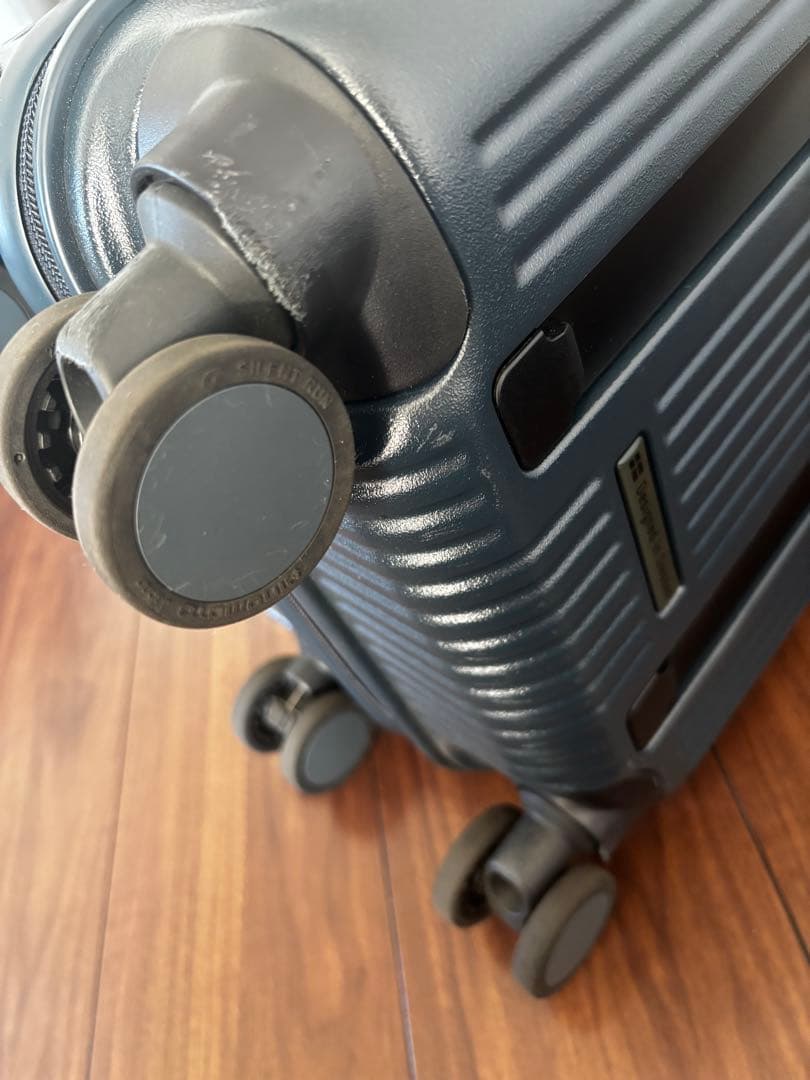 ピラ⭐︎イノベーターINV50 38L小型キャリーケース　スーツケース