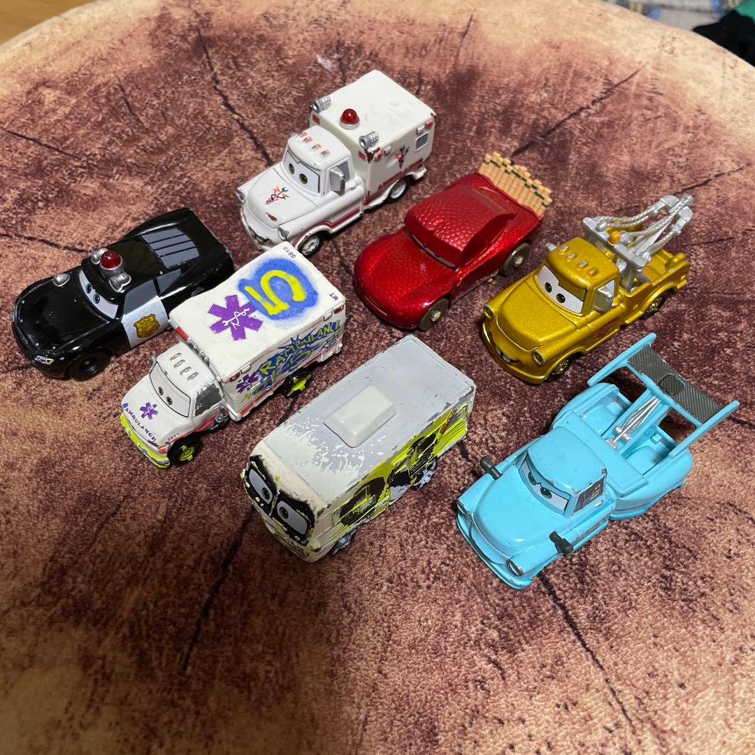 カーズ　マックィーン　メーター　アーヴィー　ドクターダメージ