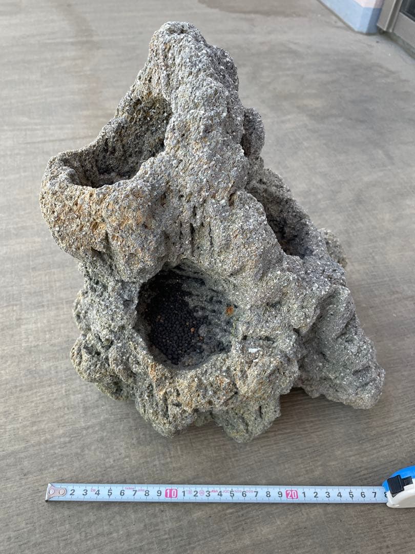 雲山石 水槽 レイアウト 溶岩石