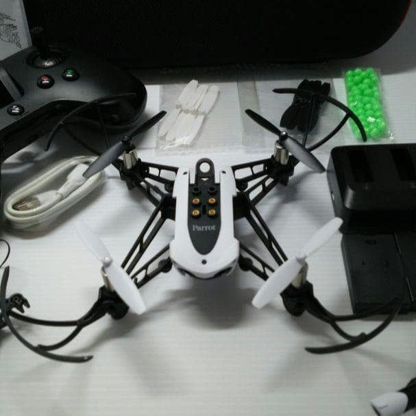 ドローン Parrot Mambo +装備品　専用ケースセット